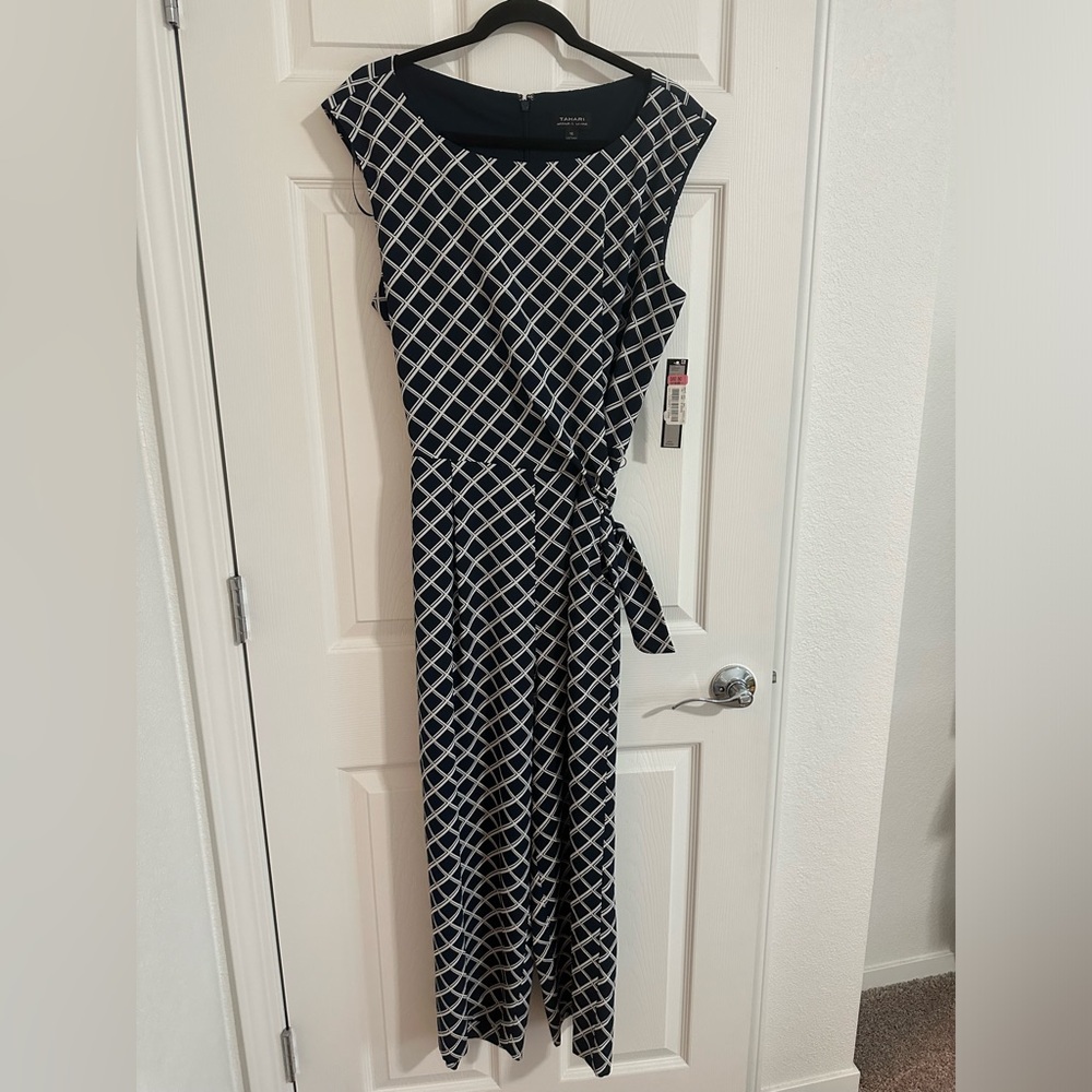 Tahari Jumpsuit, Color white and blue, Size 16